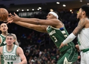 开云体育中国官网-包含凯尔特人横扫雄鹿，西亚卡姆统治全场的词条