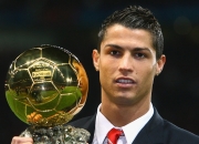 开云体育官网-绿茵场与硬木地板的交响，曼联强势晋级与NBA季后赛焦点战的激情碰撞