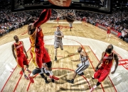 开云体育中国-收割者的游戏，深圳队如何用魔法破解魔术，见证米切尔的统治级表演