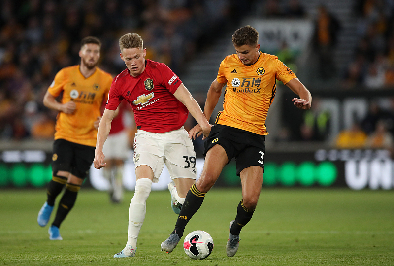 包含葡萄牙力克法国，马夏尔完成帽子戏法的词条