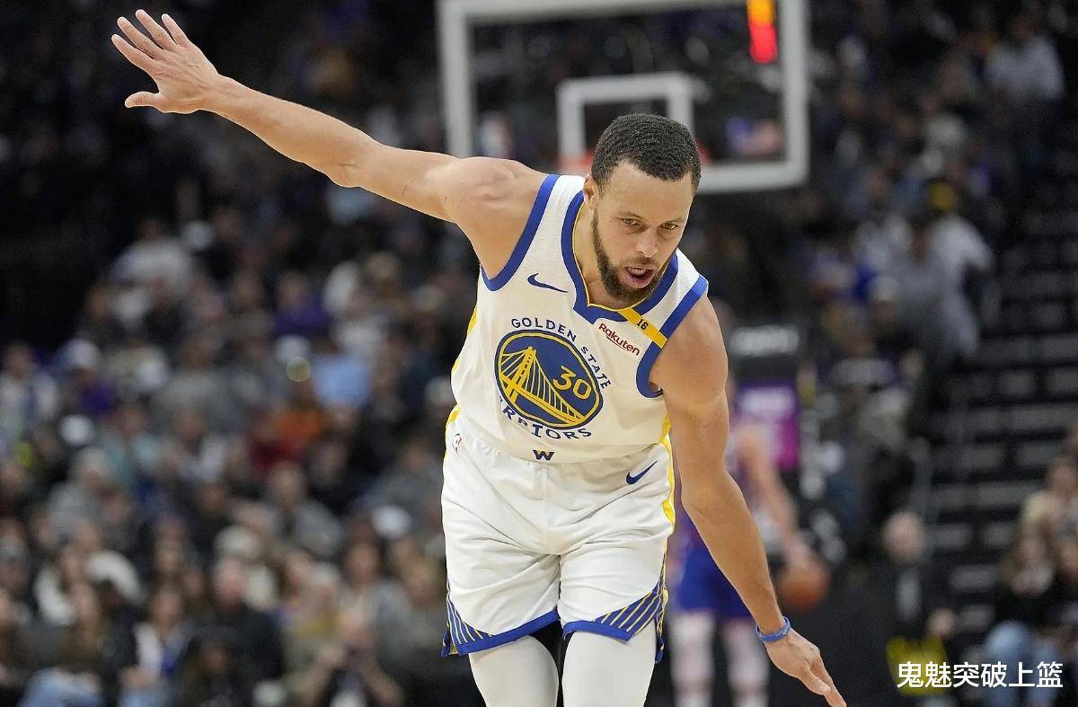 日本男篮翻盘篮网B队，库里送出助攻