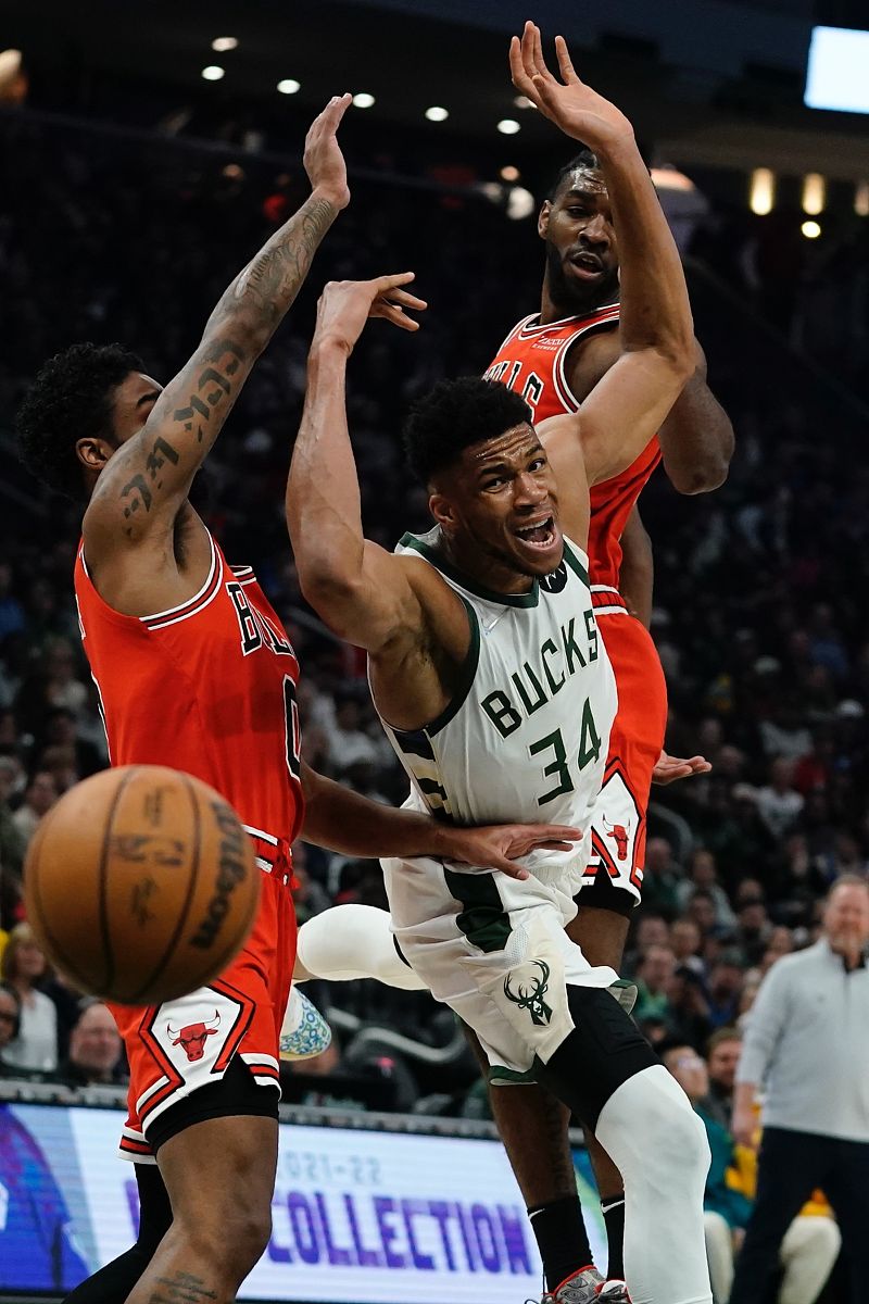 公牛碾压雄鹿，米切尔点燃赛场的简单介绍