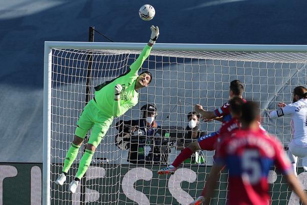 守门员扑救精彩，力保球队不失分的简单介绍