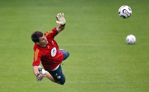 守门员扑救精彩，力保球队不失分的简单介绍