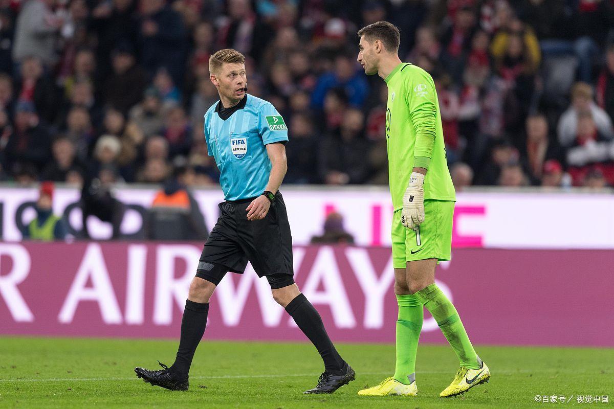 包含沃尔夫斯堡客场胜利，晋级欧战分组赛的词条