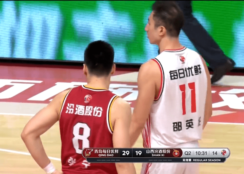山西队与青岛队交手，双方实力不相上下