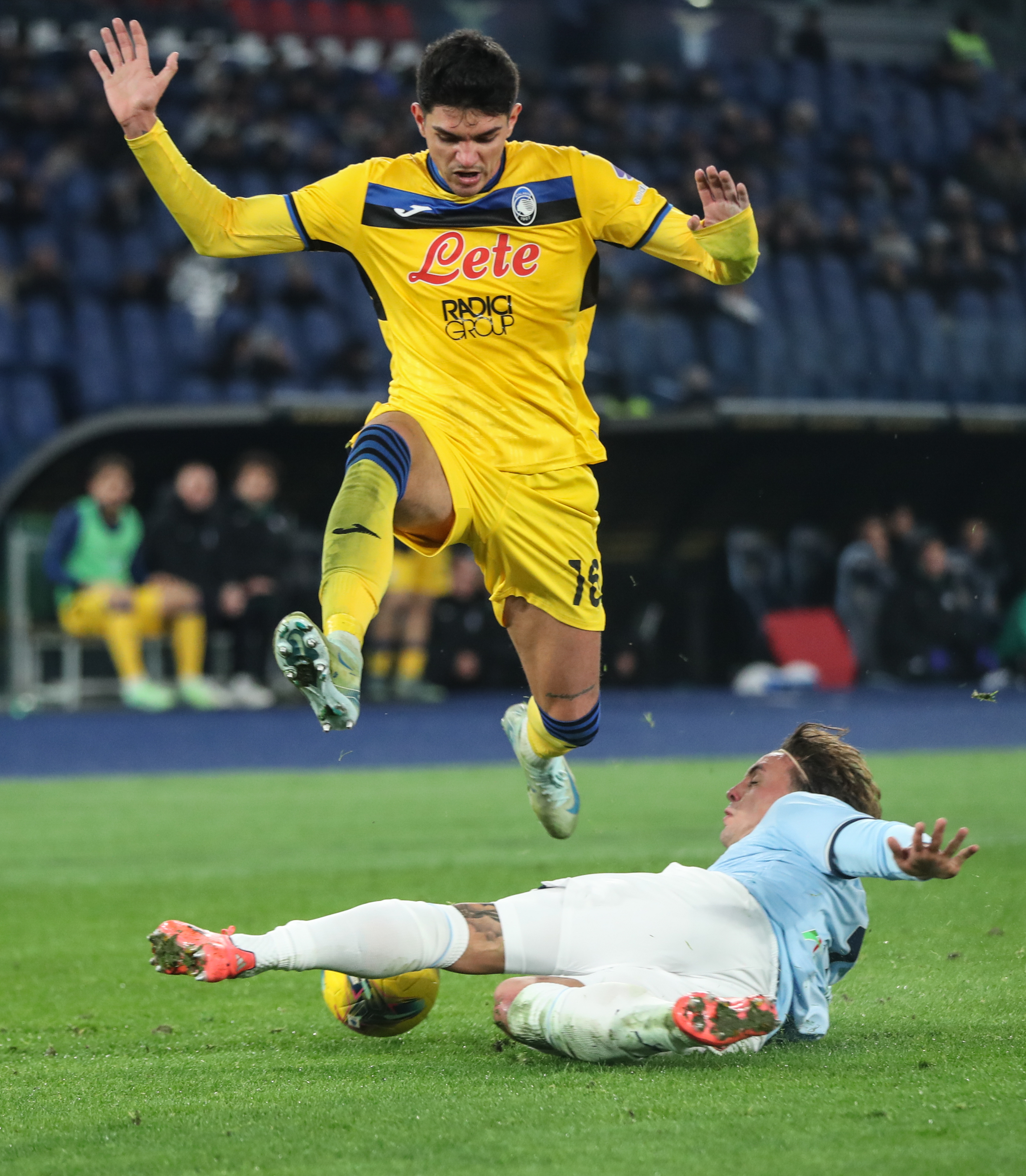 意甲赛场一幕幕波澜壮阔，球迷瞬间热血沸腾的简单介绍