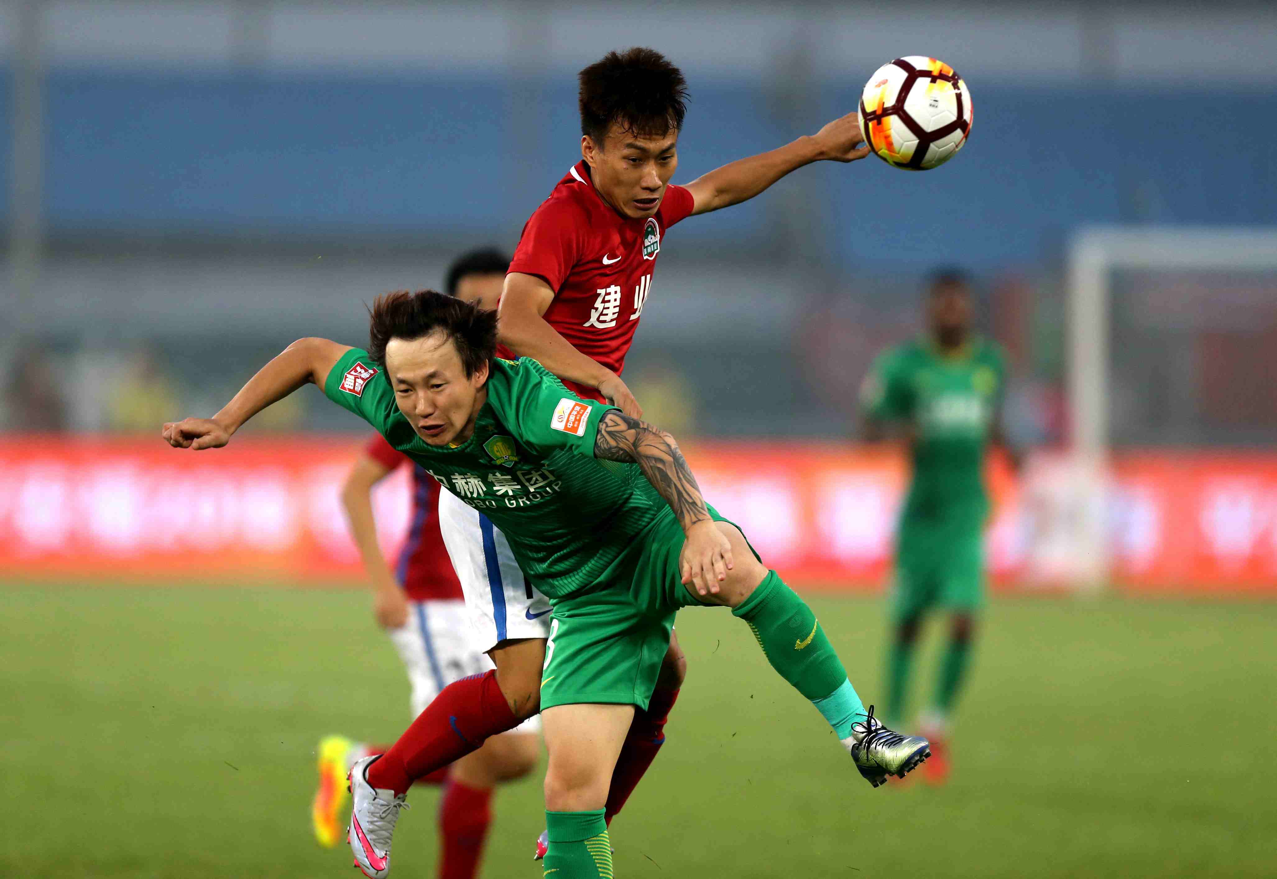 包含土耳其队强劲形势，挑战者立陶宛无畏的词条