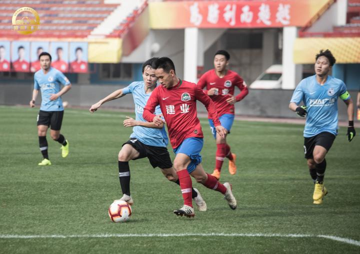 关于建业备战下一场比赛，教练组认真研究对手战术的信息