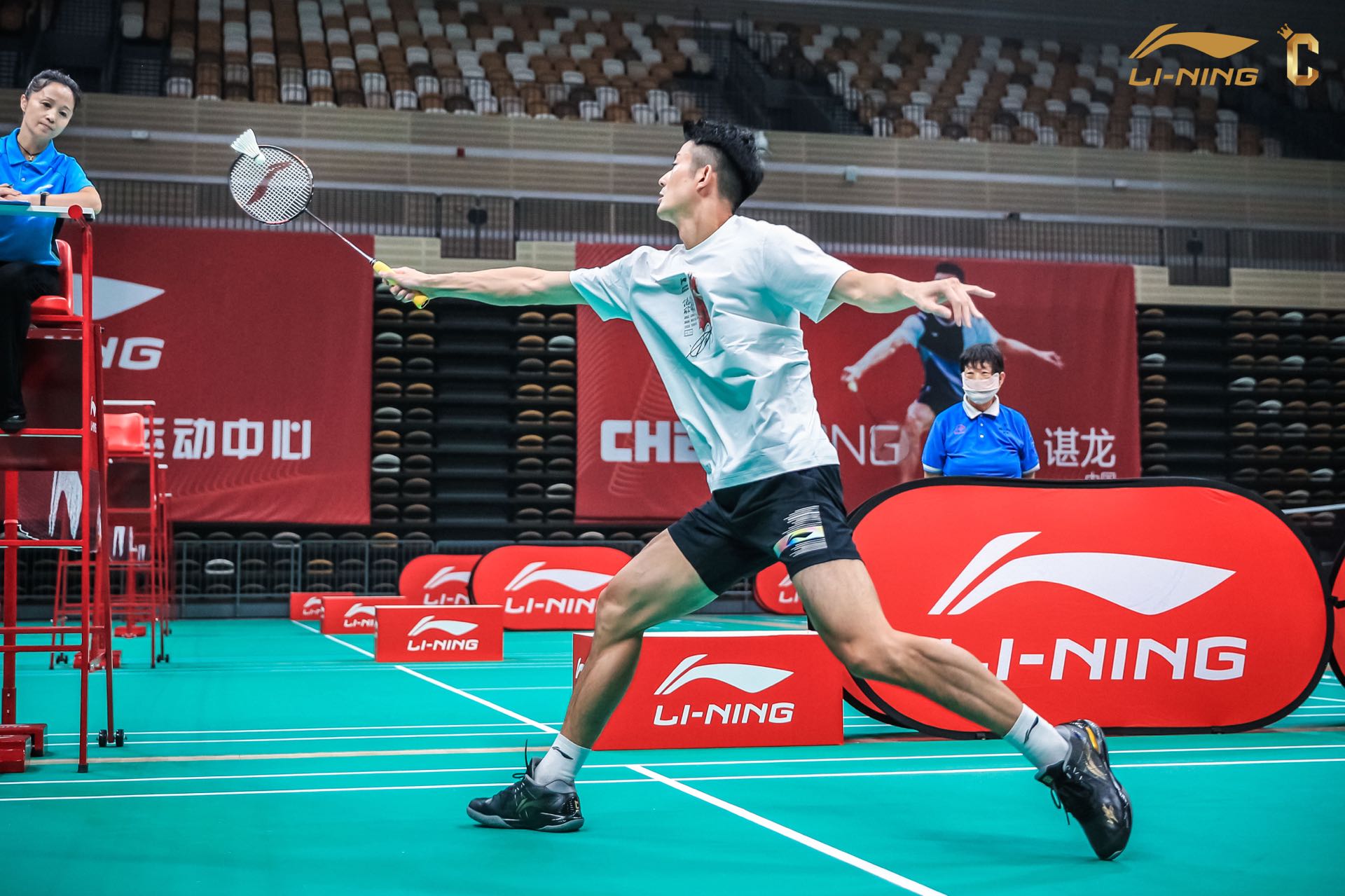 中国羽毛球队翻盘丹麦羽毛球队，谌龙送出助攻的简单介绍