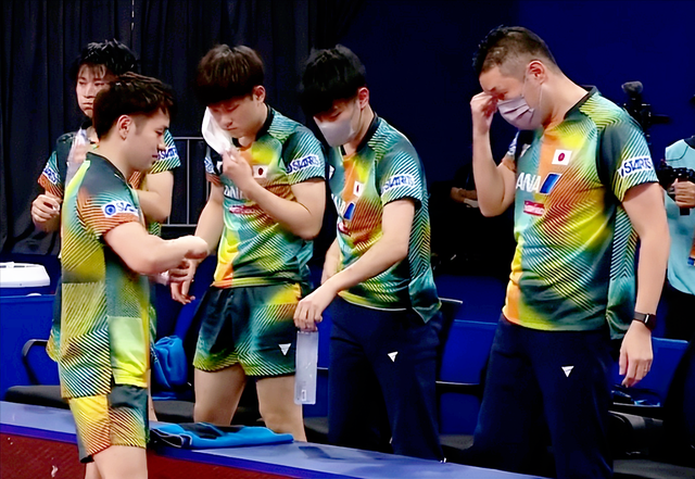 日本乒乓球队险胜瑞典乒乓球队，张本智和爆发神勇的简单介绍