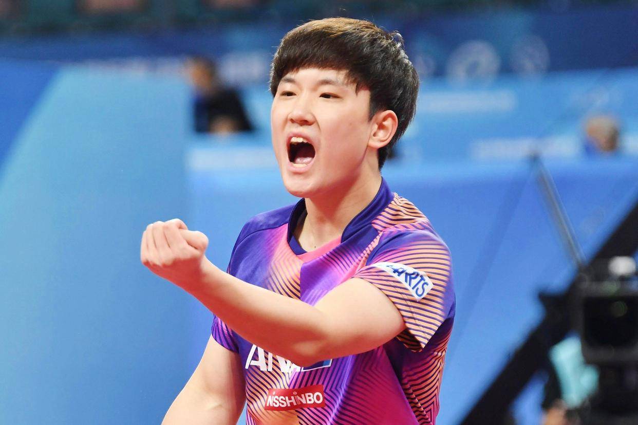 日本乒乓球队险胜瑞典乒乓球队，张本智和爆发神勇的简单介绍