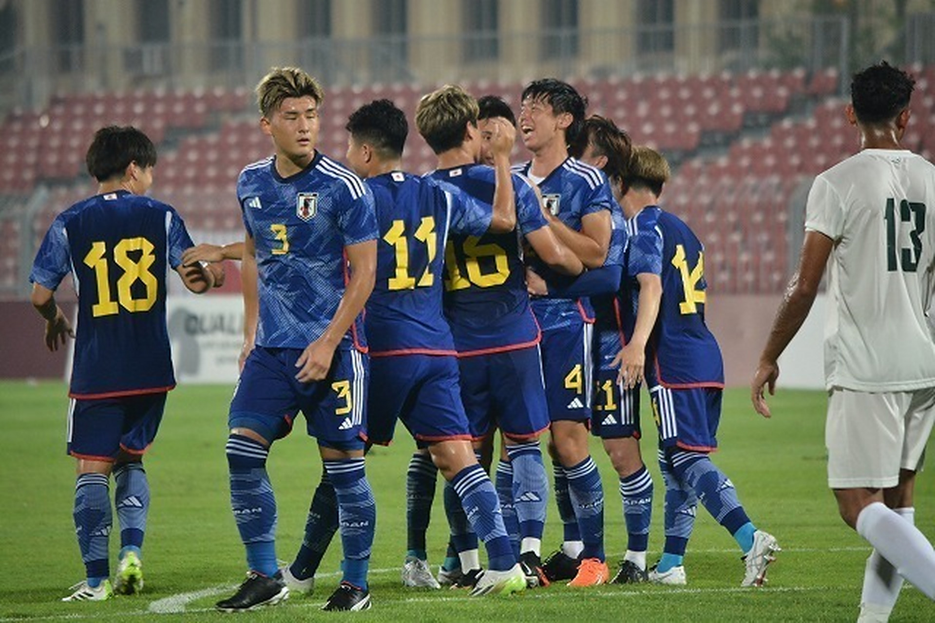 韩国队轻取英格兰队，王皓高光表现的简单介绍