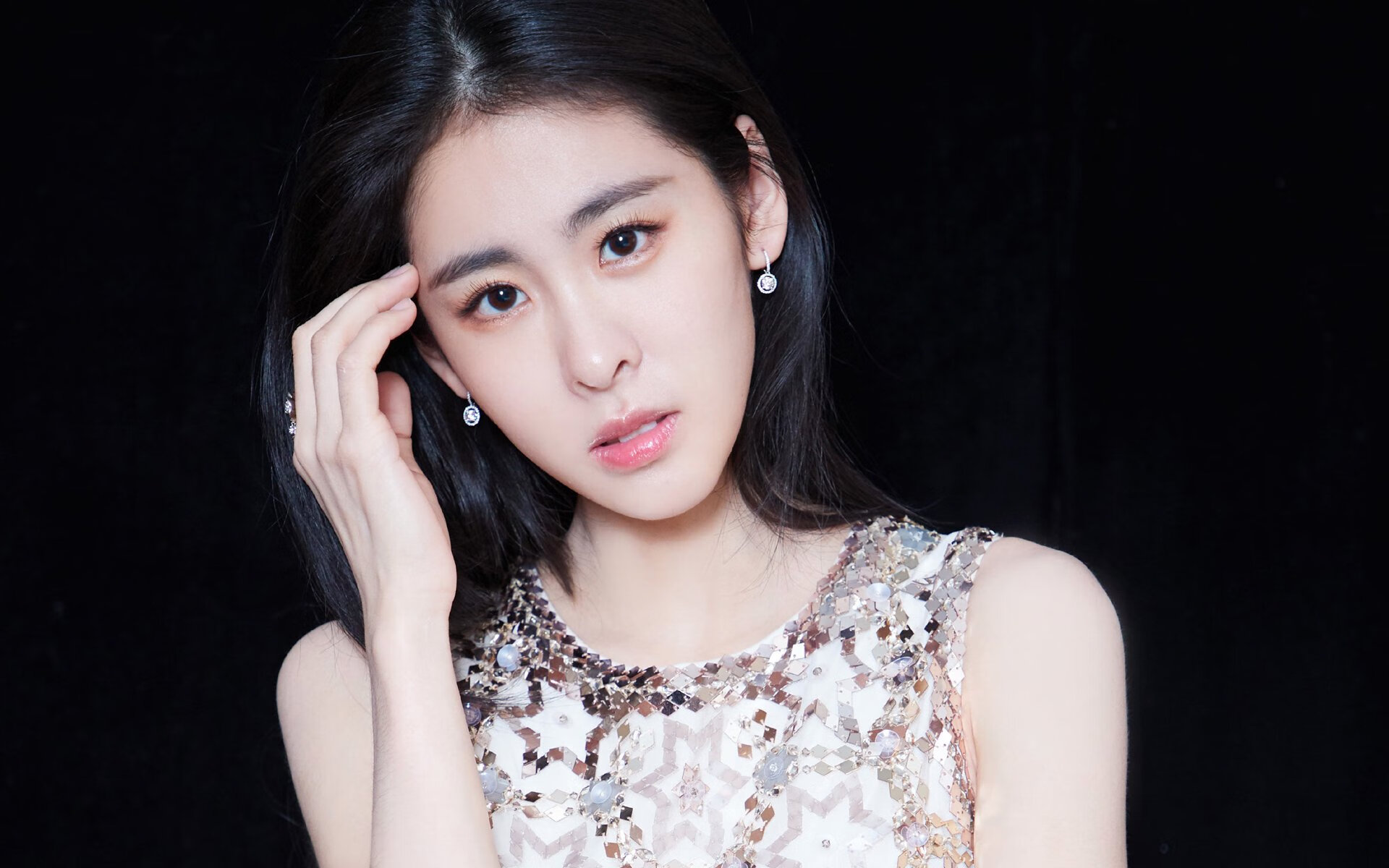 英超争冠之夜，孔德成为全场焦点