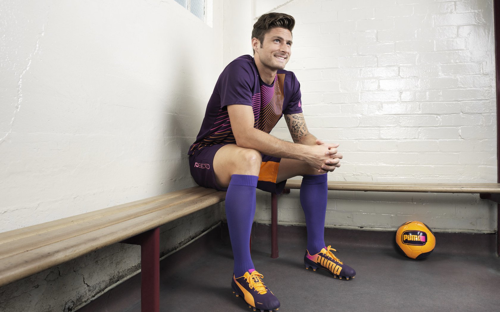 智利斩落西班牙,莱万成为关键先生,一场改写历史的南美风暴