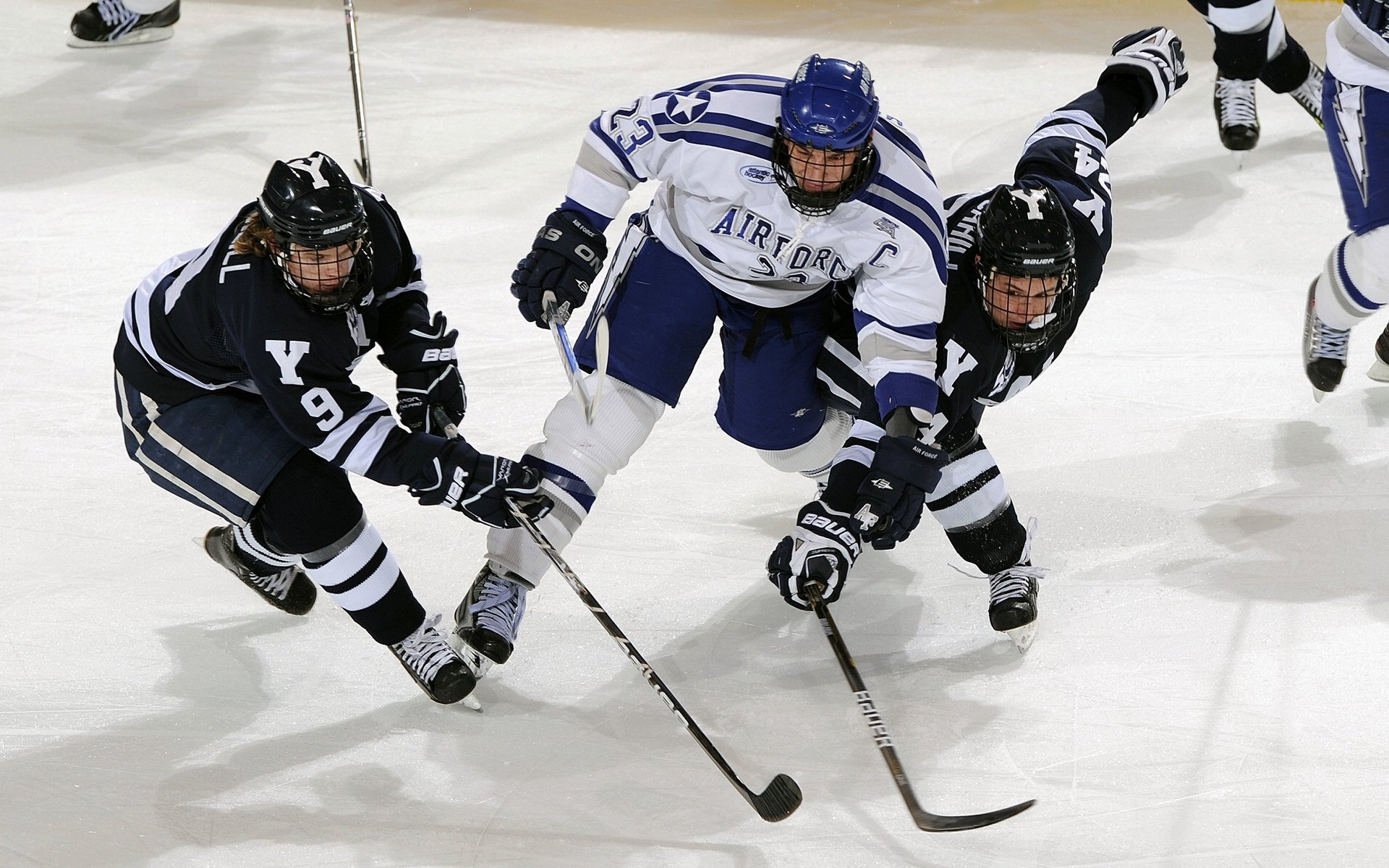 北欧风暴席卷三狮军团，奥恰洛夫扛起瑞典队挺进四强